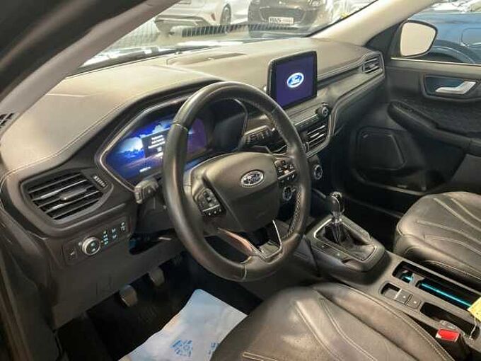 Ford Kuga Hybrid Vignale AHK abnehmbar NAVI. RÜCKF. + Frontkamera 