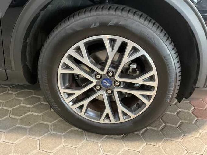 Ford Kuga Titanium X RÜCKF. NAVI. Winter-P. PDC. Allwetterreifen