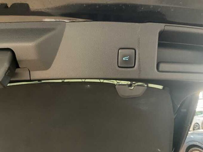 Ford Kuga Titanium X RÜCKF. NAVI. Winter-P. PDC. Allwetterreifen