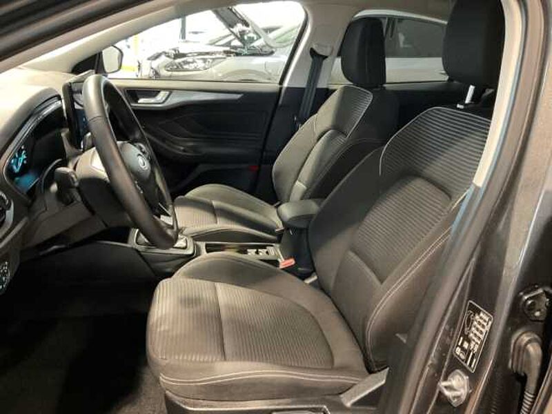 Ford Focus Titanium+Navi+LED+Kamera+KeylessGO+Sitzheizung