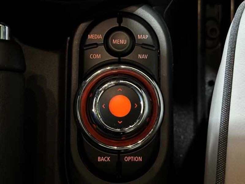 MINI Cooper Automatik+Kamera+Pano+Navi+Sitzheizung