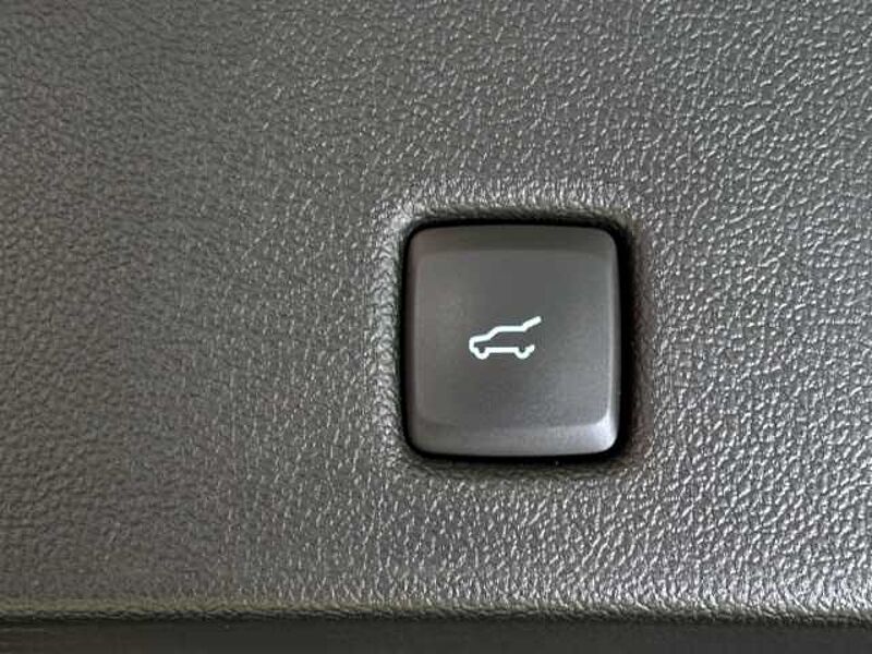Ford Kuga Titanium+Automatik+AHK+Pano+Head-Up+Kamera