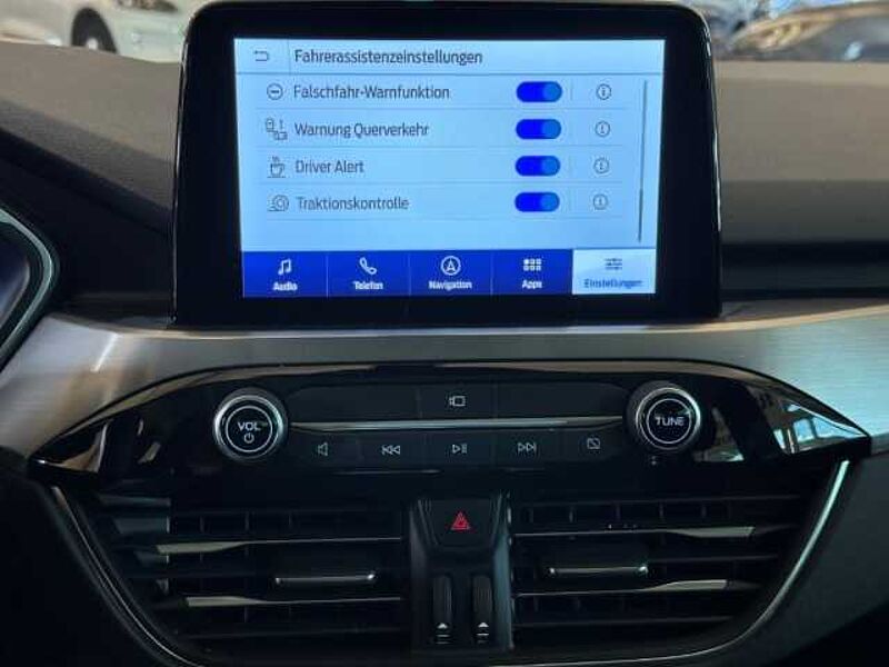 Ford Kuga Titanium+Automatik+AHK+Pano+Head-Up+Kamera