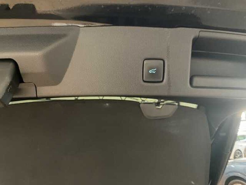 Ford Kuga Titanium X RÜCKF. NAVI. Winter-P. PDC. Allwetterreifen