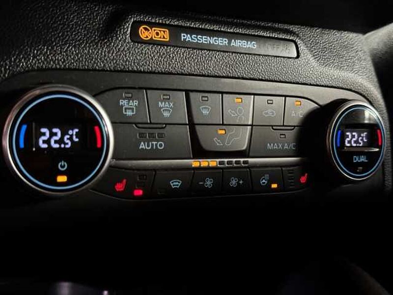 Ford Kuga Cool&Connect+Automatik+PDC+Navi+Winter-P.